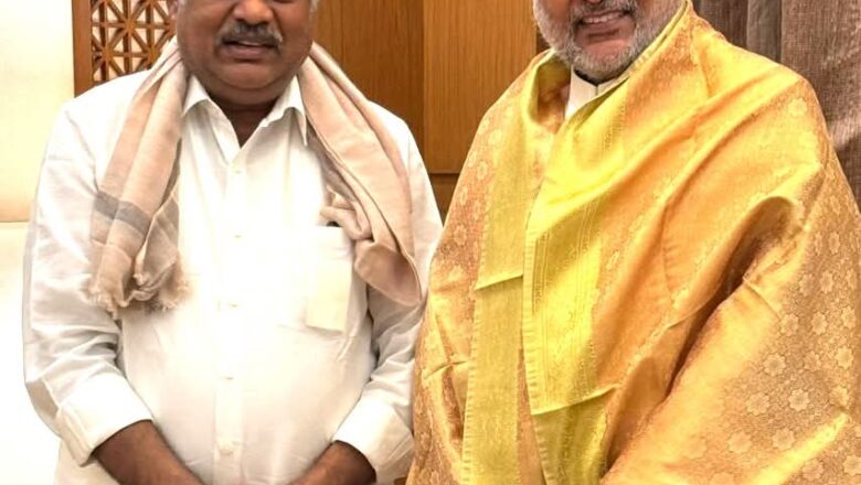 माजी केंद्रीय मंत्री आणि सध्या राज्यसभा सदस्य असलेल्या जी. के. वासन यांनी आज महाराष्ट्राचे राज्यपाल सी. पी. राधाकृष्णन यांची महाराष्ट्र सदन, नवी दिल्ली येथे सदिच्छा भेट घेतली.