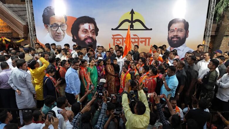 ठाण्यातील आनंदआश्रम येथे हा पक्षप्रवेश सोहळा संपन्न झाला