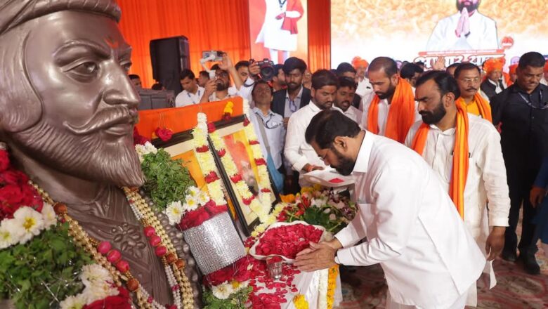 नांदेड जिल्ह्यातील मार्केट कमिटी मैदान येथे शिवसेनेच्या वतीने आभार सभा आयोजित