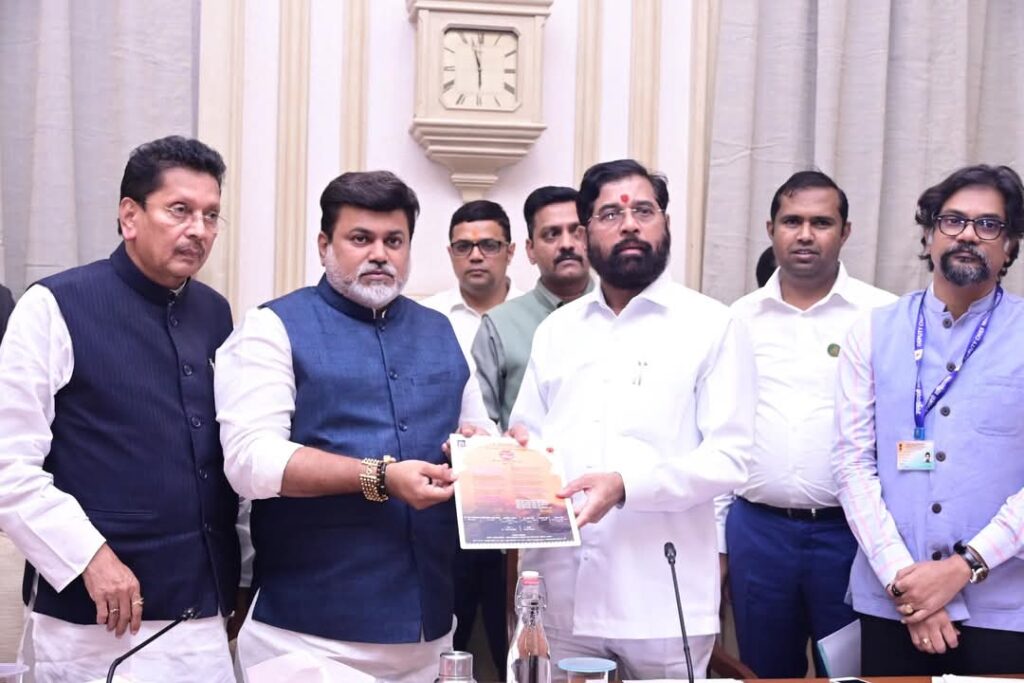 मराठी भाषा विभागाची आढावा बैठक आज सह्याद्री अतिथीगृहात पार पडली.- एकनाथ शिंदे